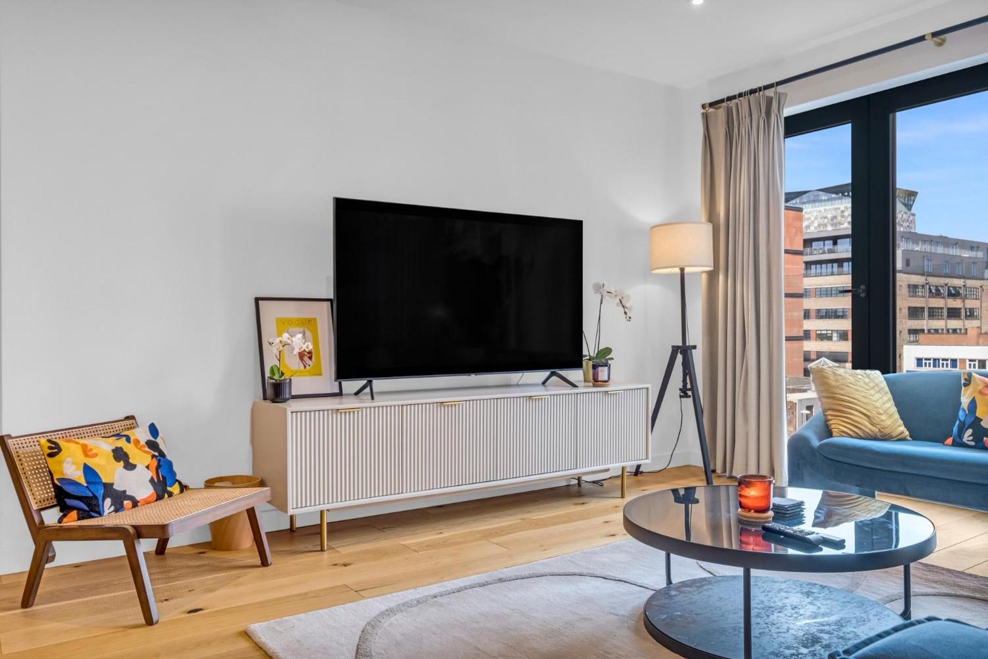Luxurious & Glamorous Centrally Located 2 Bedroom 2 Bathroom Apartment - Central Birmingham - Secure Parking - Netflix Экстерьер фото